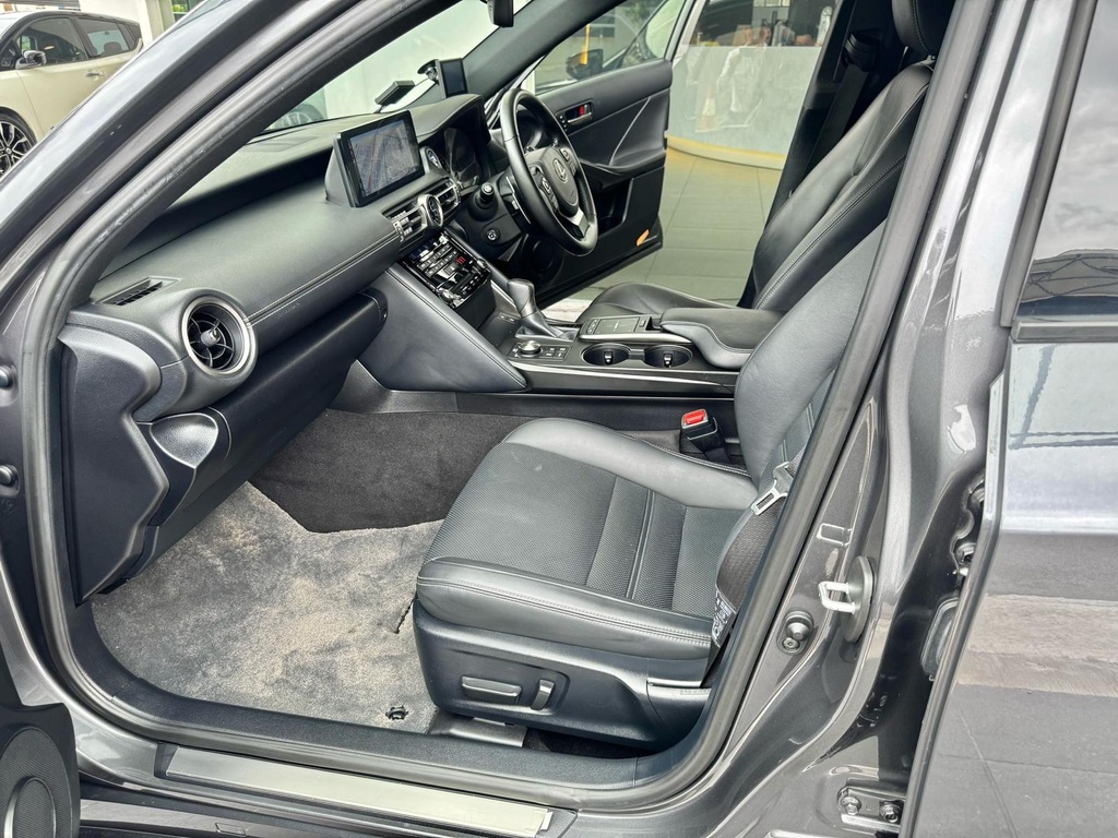 lexus-4