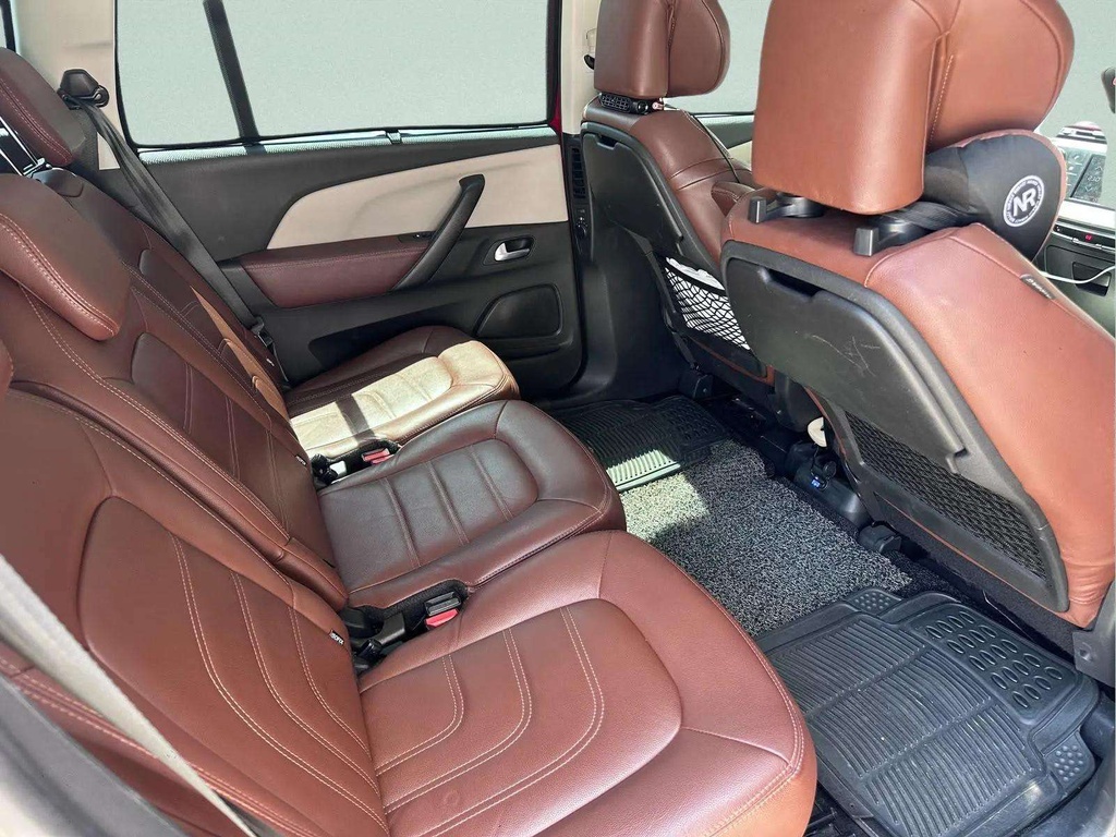1330P-rear seat