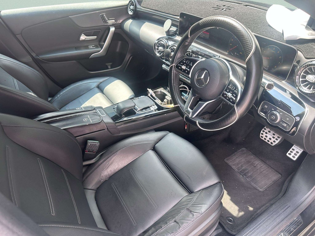 7632M -interior
