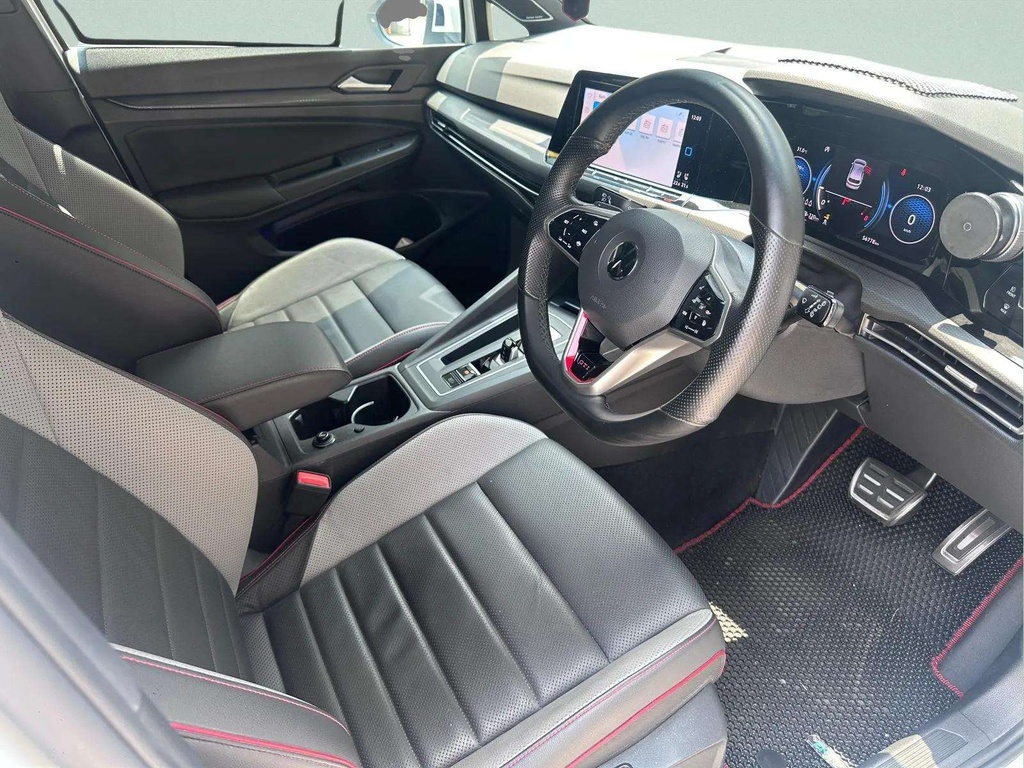 24S - interior