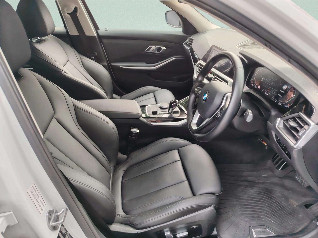 711B -interior