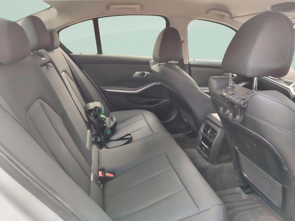 711B -rear seat