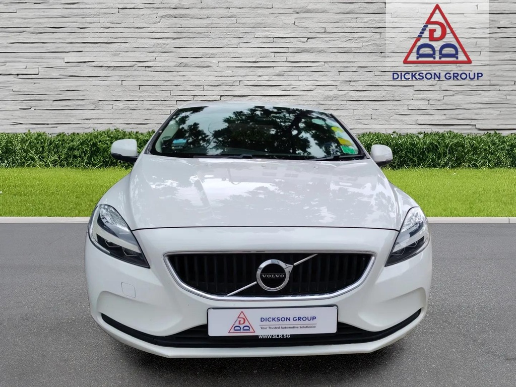 VOLVO V40 T4 M