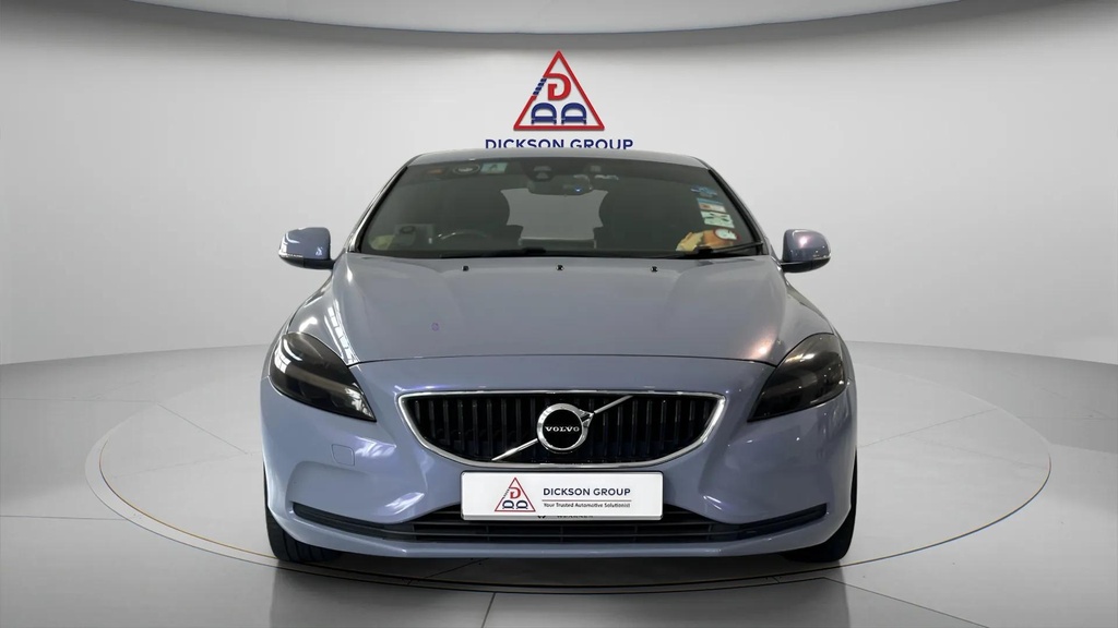 VOLVO V40 T4 M