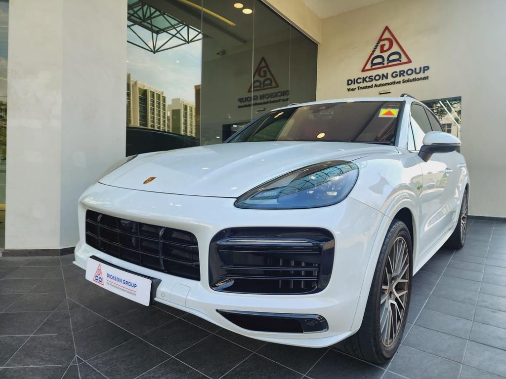 PORSCHE CAYENNE E-HYBRID PLATINUM EDITION