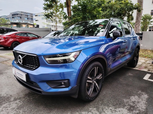 VOLVO XC40 T4 R-DESIGN